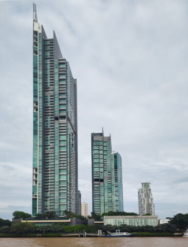 Les deux tours de la résidence "The river" Bangkok