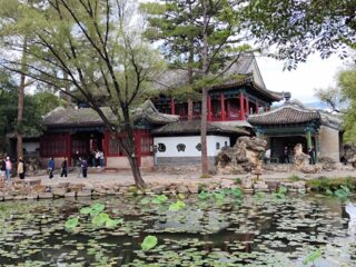 Chengde Résidence impériale Pavillon « L’eau coule, les nuages sont là »