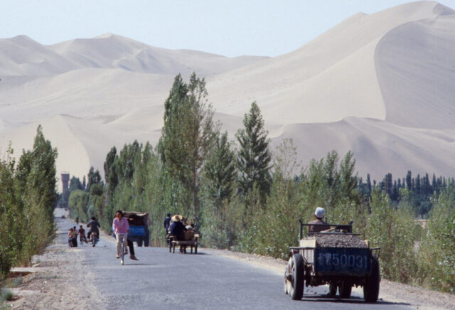 Dunes de sable autour de Dunhuang, Chine