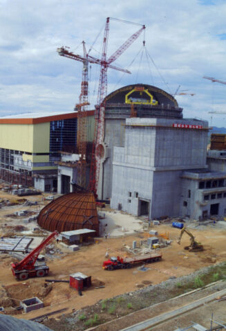 La centrale nucléaire de Daya Wan en cours de construction (1990)