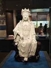 Statue de Guanyin Bodhisattva - dynastie Yuan Musée de la capitale - Pékin