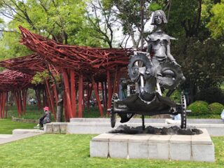 Couleurs volantes - Georges Saulterre - France Sculptures du Parc Jìng'ān - Shanghai
