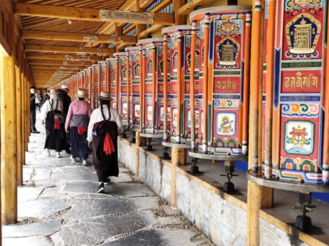 Xiahe - Monastère de Labrang - Les moulins de prière