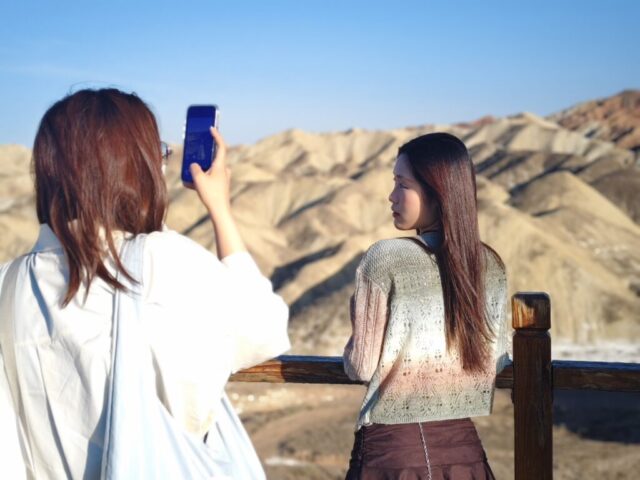 Les montagnes de Zhangye et les femmes caméléon