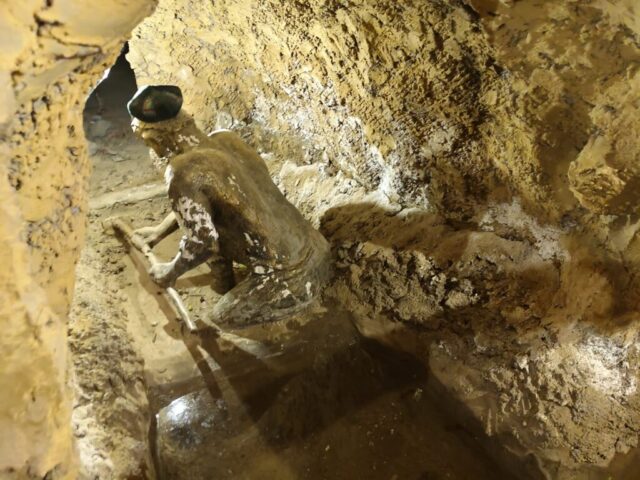 Conditions de travail pour le creusement des Karez