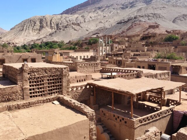 Mazar, village Ouïghour dans la vallée du Tuyoq