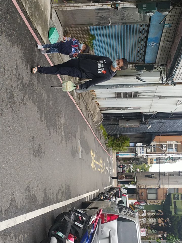 4-6 Un père avec son fils 4-6 Un père avec son fils