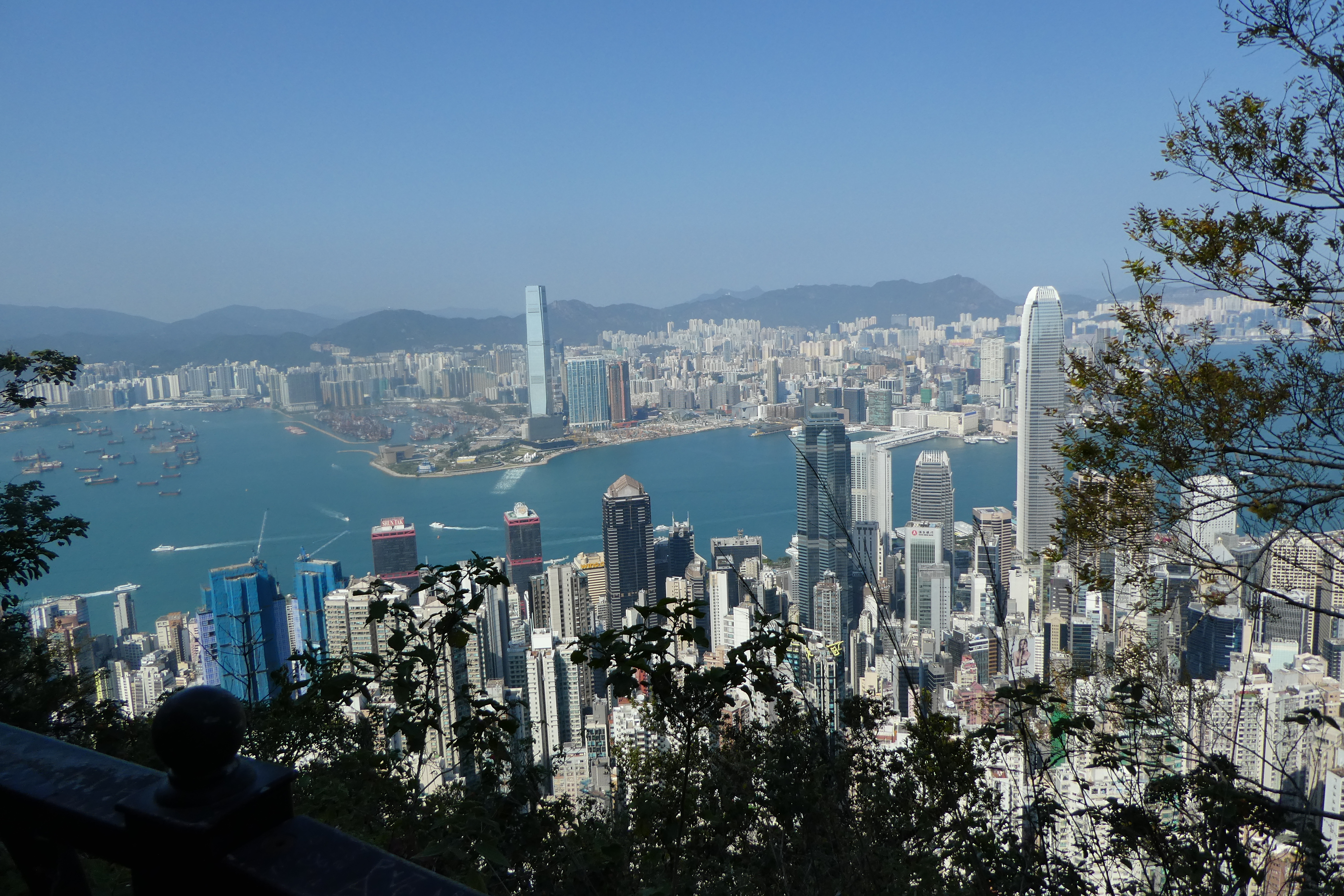 7-8 Les 2 visages de HK a